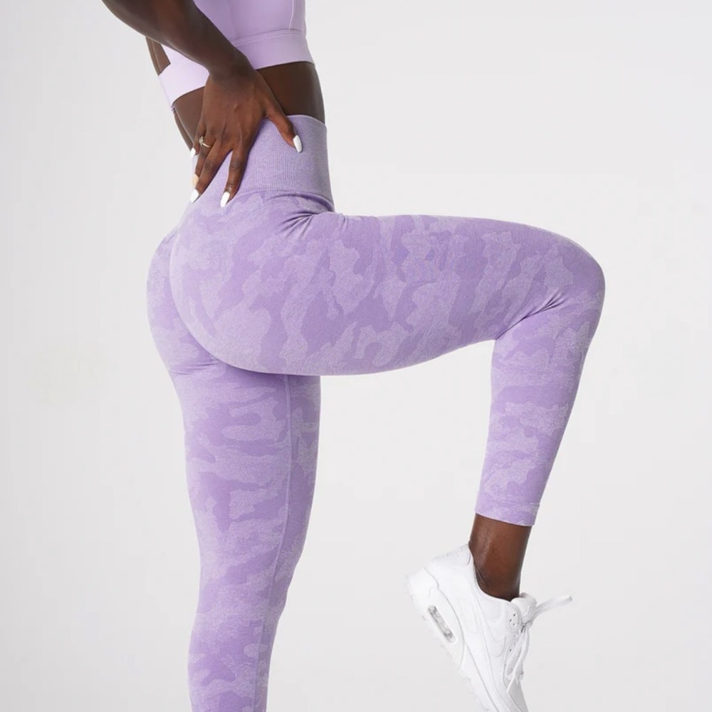NEW NVGTN Lilac Camouflage Seamless Leggings